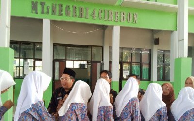 Hangatkan Suasana Pascalebaran, MTsN 4 Cirebon Gelar Halal Bihalal untuk Perkuat Semangat dan Silaturahmi