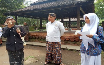 MTsN 4 Cirebon Gelar Outing Class Edukatif Ke Sejumlah Lokasi Bersejarah di Kota Cirebon