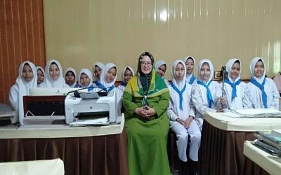 MTsN 4 Cirebon Dorong Inovasi Anak Muda untuk Iklim Global Lewat Webinar Nasional Tunas Hijau Seri #241