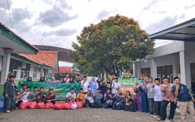 Milad Ke-47 MTsN 4 Cirebon Diperingati dengan Khataman Qur’an dan Aksi Sosial Ramadan