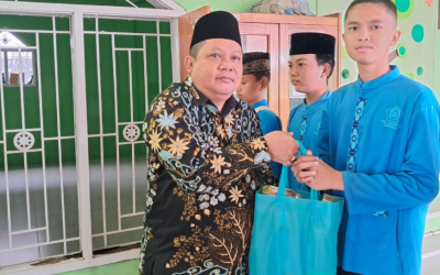 MTsN 4 Cirebon Salurkan Santunan bagi Peserta Didik Yatim Piatu pada 10 Muharam 1448 H