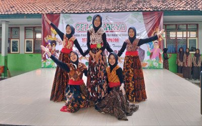 Tampilkan Budaya dan Bakat Siswa, MTsN 4 Cirebon Gelar Karya P5-RA Bertema CIBULAK dan BHINTARA