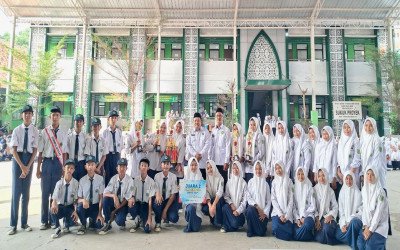 Marching Band MTsN 4 Cirebon Raih Prestasi dalam Kejuaraan BIDMC 2025