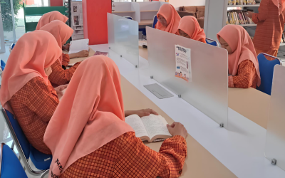 Tumbuhkan Literasi dan Cinta Sejarah, Siswa 8E MTsN 4 Cirebon Outing Class ke Perpustakaan dan Museum