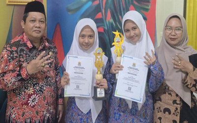 Dua Siswa MTsN 4 Cirebon Ukir Prestasi di Lomba Pidato Perpustakaan Kabupaten Cirebon